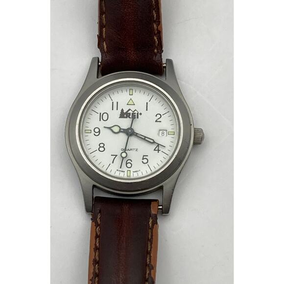 REI Swiss Movement Women's Watch  27mm Quartz -  Date Time New Battery - WR 5ATM - Picture 7 of 12